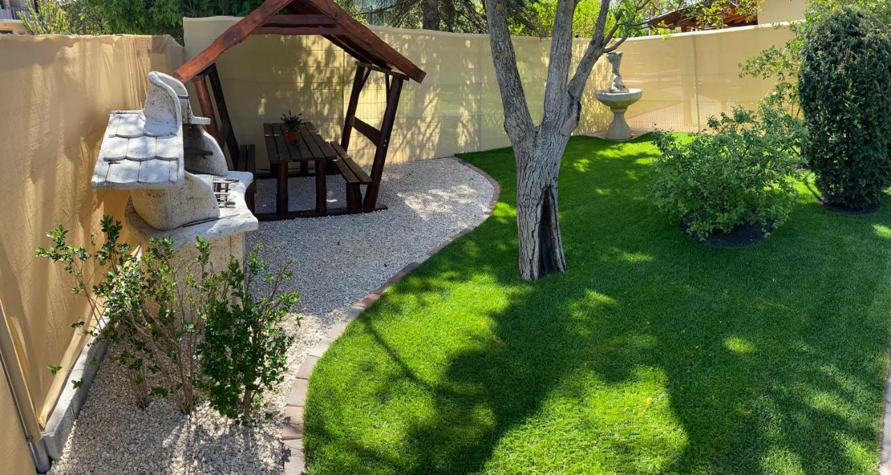 Villa Relax Apartman Gárdony Exterior foto